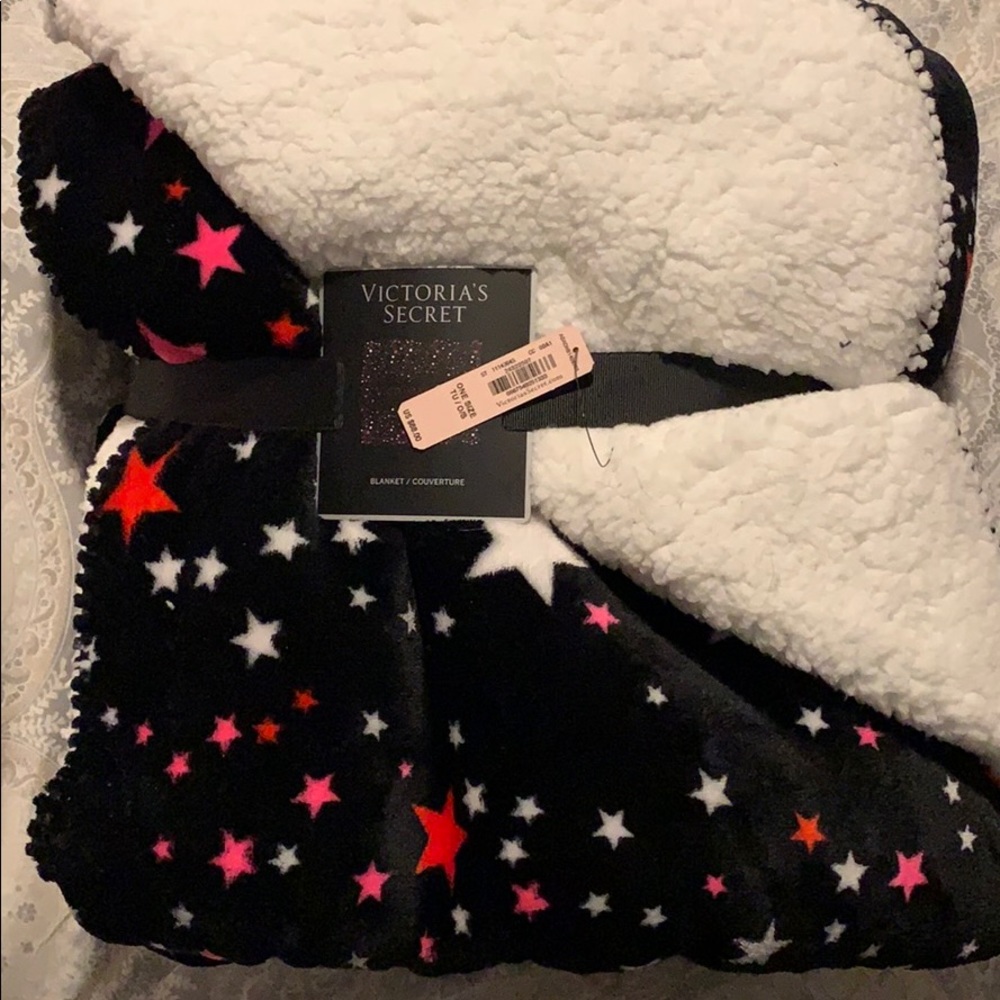 Victoria’s Secret ultra plush blanket
